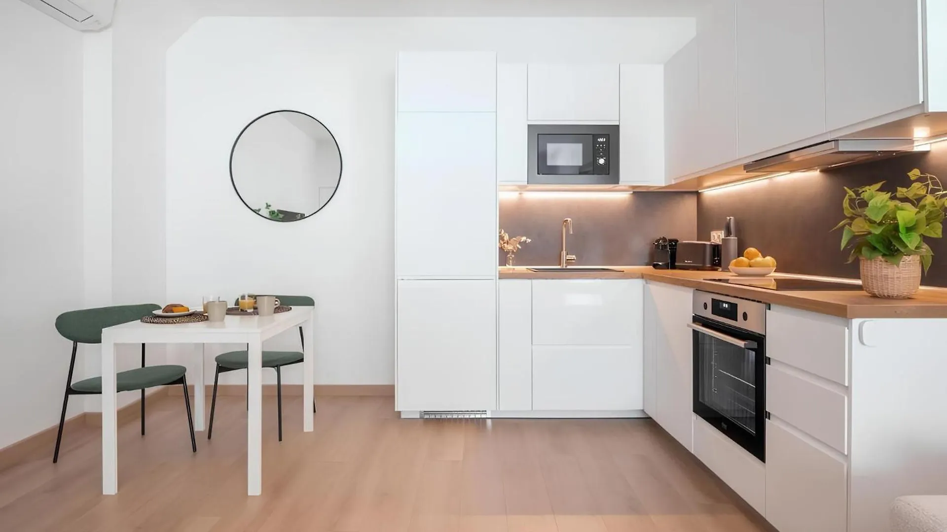 Cozy Appartement Plein Centre, Proche Gare/Plage Menton Apartment