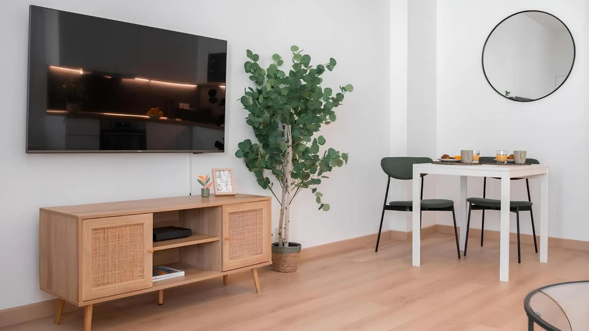 Cozy Appartement Plein Centre, Proche Gare/Plage Menton France