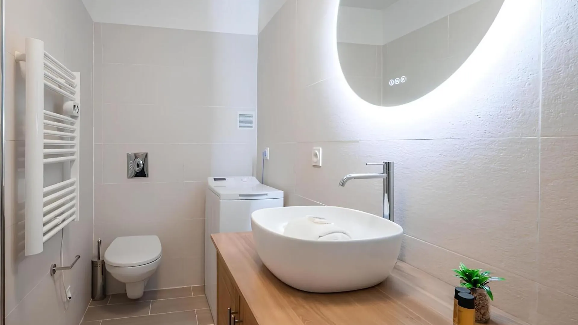 Cozy Appartement Plein Centre, Proche Gare/Plage Menton Apartment